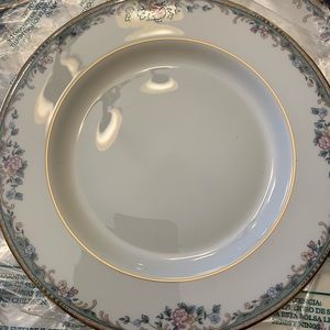 Lenox 5 piece China set: spring vista